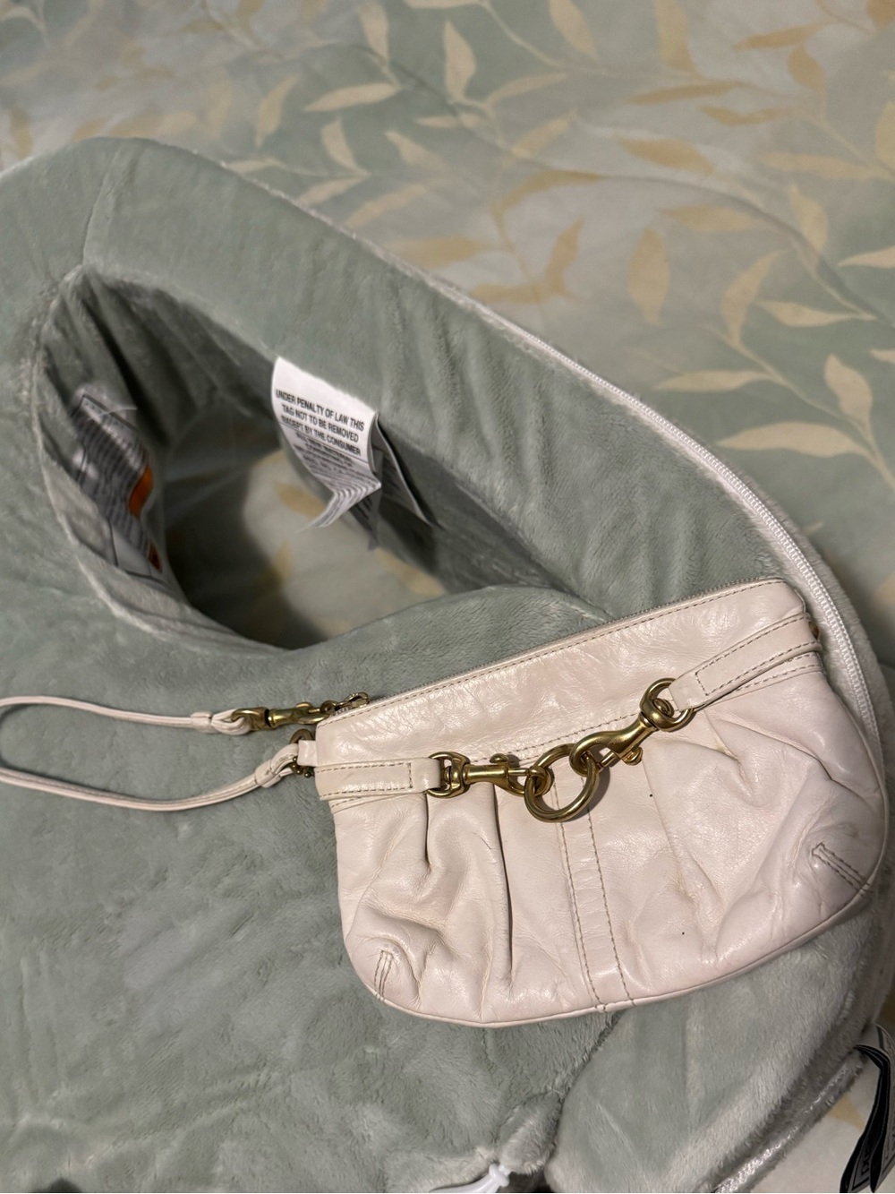 White Leather Shoulder Bag with Gold Hardware